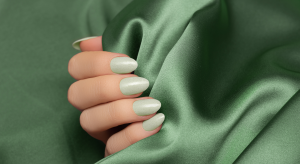 Green Nails. Nail colour. Manicure